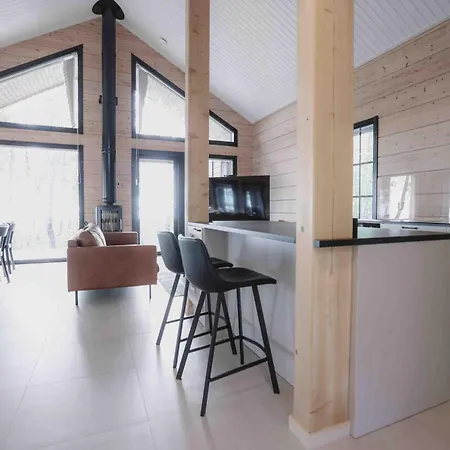 아파트 Iisland Aava *