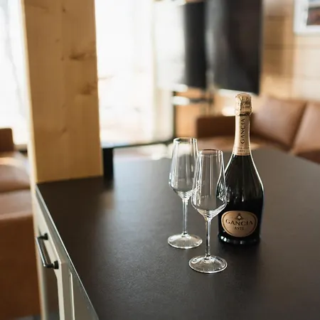 아파트 Iisland Aava *